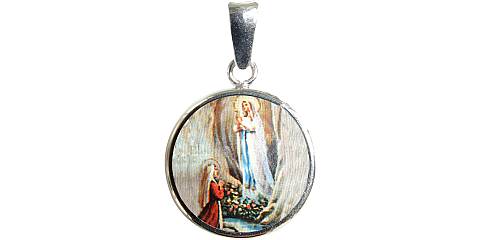 Medaglia Madonna di Lourdes tonda in argento 925 e porcellana - 1,8 cm