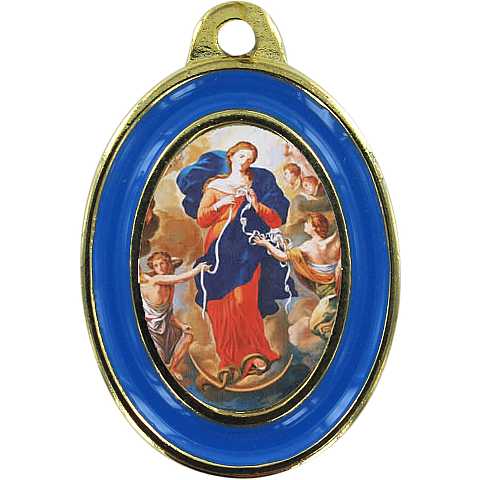 Medaglia Madonna che scioglie i nodi in metallo dorato con bordo azzurro - 3 cm