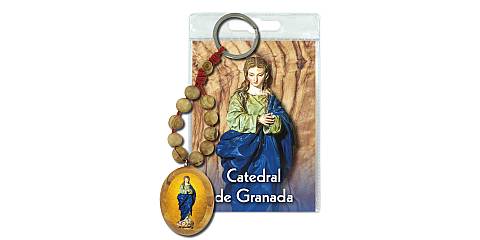 Portachiavi Vergine della Cattedrale di Granada con decina in ulivo e preghiera in spagnolo