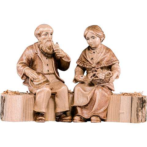Coppia di nonni sul tronco per - Demetz - Deur - Statua in legno dipinta a mano. Altezza pari a 11 cm.